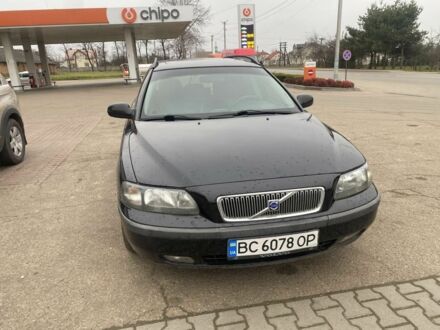 Чорний Вольво V70, об'ємом двигуна 2.4 л та пробігом 250 тис. км за 5000 $, фото 1 на Automoto.ua