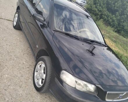 Чорний Вольво V70, об'ємом двигуна 2 л та пробігом 300 тис. км за 3500 $, фото 1 на Automoto.ua