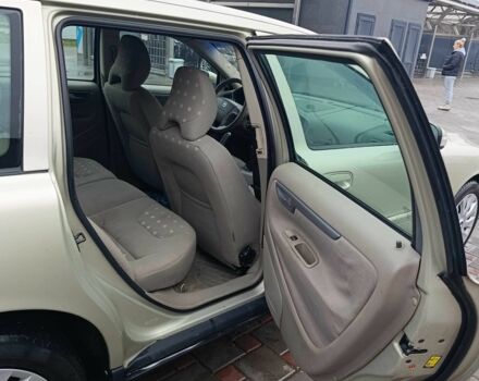 Коричневый Вольво В70, объемом двигателя 2.4 л и пробегом 500 тыс. км за 3100 $, фото 5 на Automoto.ua