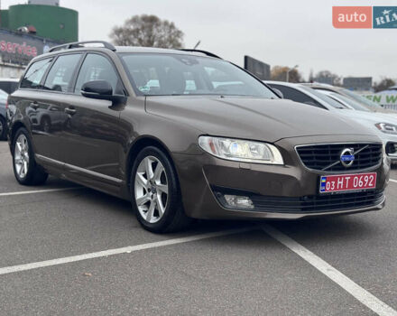 Коричневый Вольво В70, объемом двигателя 2.4 л и пробегом 203 тыс. км за 17500 $, фото 7 на Automoto.ua