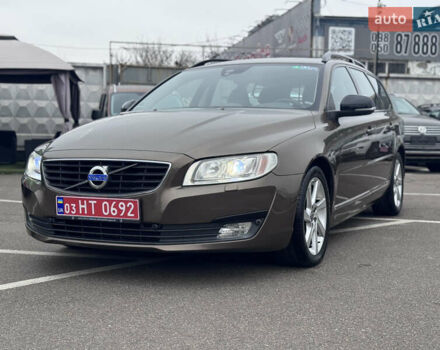 Коричневый Вольво В70, объемом двигателя 2.4 л и пробегом 203 тыс. км за 17500 $, фото 2 на Automoto.ua