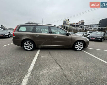 Коричневый Вольво В70, объемом двигателя 2.4 л и пробегом 203 тыс. км за 17500 $, фото 55 на Automoto.ua