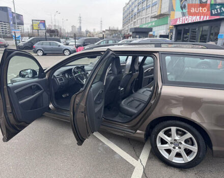 Коричневый Вольво В70, объемом двигателя 2.4 л и пробегом 203 тыс. км за 17500 $, фото 19 на Automoto.ua