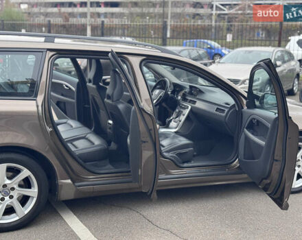 Коричневый Вольво В70, объемом двигателя 2.4 л и пробегом 203 тыс. км за 17500 $, фото 13 на Automoto.ua