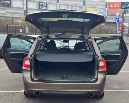 Коричневый Вольво В70, объемом двигателя 2.4 л и пробегом 203 тыс. км за 17500 $, фото 15 на Automoto.ua