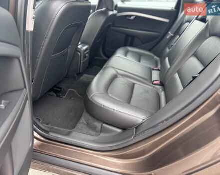 Коричневый Вольво В70, объемом двигателя 2.4 л и пробегом 203 тыс. км за 17500 $, фото 30 на Automoto.ua