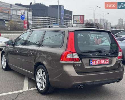 Коричневый Вольво В70, объемом двигателя 2.4 л и пробегом 203 тыс. км за 17500 $, фото 3 на Automoto.ua