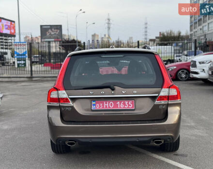 Коричневий Вольво V70, об'ємом двигуна 2 л та пробігом 215 тис. км за 16400 $, фото 4 на Automoto.ua
