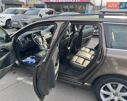 Коричневий Вольво V70, об'ємом двигуна 2 л та пробігом 215 тис. км за 16400 $, фото 18 на Automoto.ua