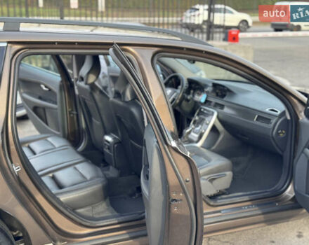 Коричневий Вольво V70, об'ємом двигуна 2 л та пробігом 215 тис. км за 16400 $, фото 15 на Automoto.ua