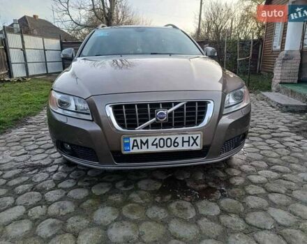Коричневый Вольво В70, объемом двигателя 2 л и пробегом 297 тыс. км за 6900 $, фото 1 на Automoto.ua