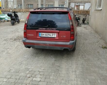 Червоний Вольво V70, об'ємом двигуна 2.4 л та пробігом 373 тис. км за 3800 $, фото 3 на Automoto.ua