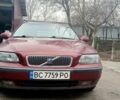 Красный Вольво В70, объемом двигателя 2.44 л и пробегом 481 тыс. км за 3500 $, фото 1 на Automoto.ua