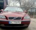 Красный Вольво В70, объемом двигателя 2.44 л и пробегом 481 тыс. км за 3500 $, фото 1 на Automoto.ua