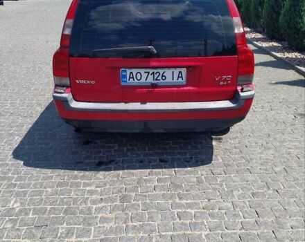 Червоний Вольво V70, об'ємом двигуна 2.44 л та пробігом 280 тис. км за 6400 $, фото 4 на Automoto.ua