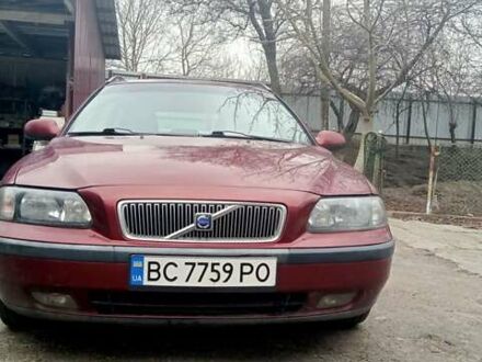 Вольво В70 2001 в Ровно на Automoto.ua Красный Вольво В70, объемом двигателя 2.44 л и пробегом 481 тыс. км за 3500 $, фото 1 на Automoto.ua