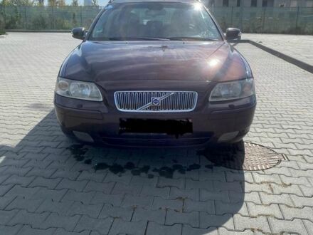 Красный Вольво В70, объемом двигателя 2.4 л и пробегом 300 тыс. км за 3700 $, фото 1 на Automoto.ua