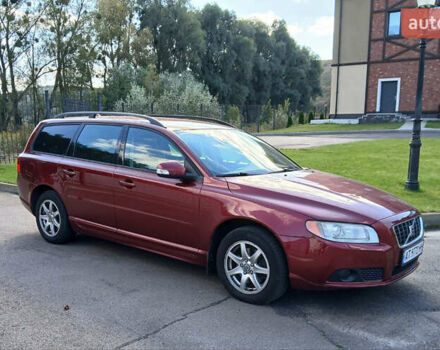 Червоний Вольво V70, об'ємом двигуна 2 л та пробігом 236 тис. км за 7500 $, фото 1 на Automoto.ua