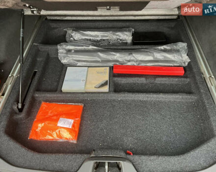 Вольво V70, об'ємом двигуна 2 л та пробігом 270 тис. км за 7000 $, фото 18 на Automoto.ua