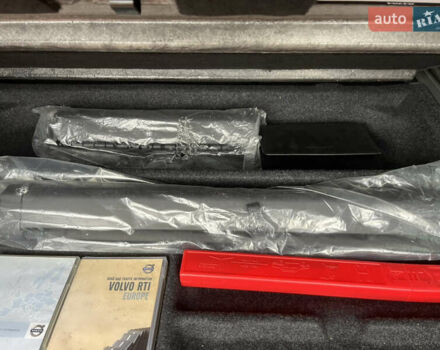 Вольво V70, об'ємом двигуна 2 л та пробігом 270 тис. км за 7000 $, фото 14 на Automoto.ua