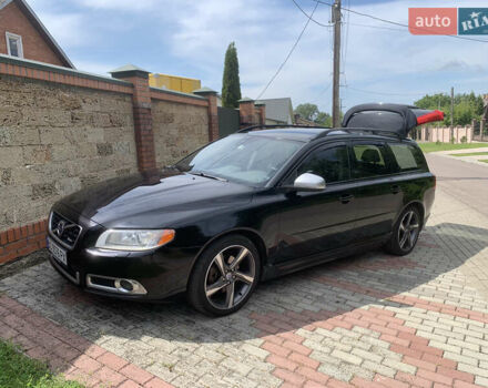 Вольво В70, объемом двигателя 1.6 л и пробегом 290 тыс. км за 12500 $, фото 1 на Automoto.ua