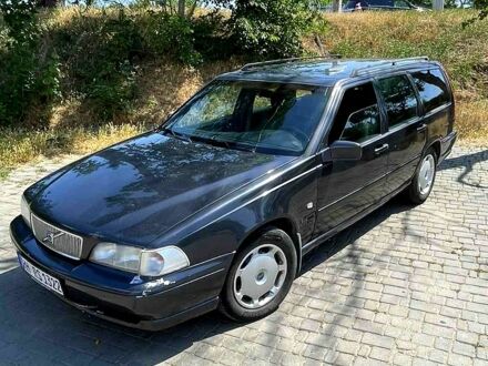 Вольво V70, об'ємом двигуна 2.4 л та пробігом 280 тис. км за 2000 $, фото 1 на Automoto.ua
