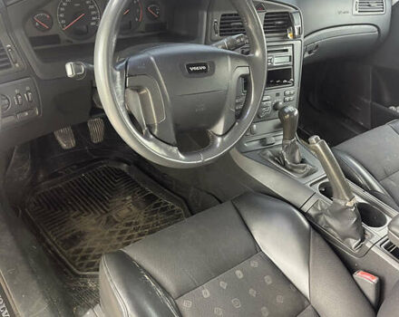 Вольво В70, объемом двигателя 2.4 л и пробегом 340 тыс. км за 2300 $, фото 1 на Automoto.ua