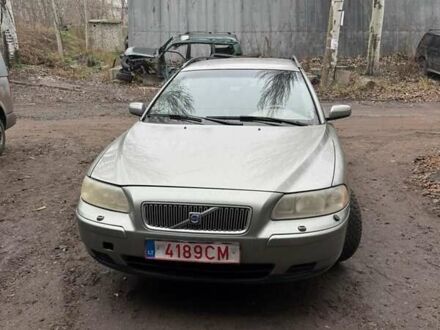 Вольво В70, объемом двигателя 2.4 л и пробегом 365 тыс. км за 3069 $, фото 1 на Automoto.ua