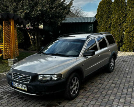 Жовтий Вольво V70, об'ємом двигуна 2.44 л та пробігом 200 тис. км за 5000 $, фото 1 на Automoto.ua