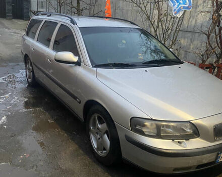 Сірий Вольво V70, об'ємом двигуна 2.44 л та пробігом 423 тис. км за 5000 $, фото 15 на Automoto.ua