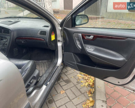 Серый Вольво В70, объемом двигателя 2.5 л и пробегом 396 тыс. км за 3500 $, фото 14 на Automoto.ua