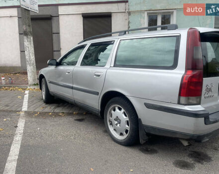 Серый Вольво В70, объемом двигателя 2.5 л и пробегом 396 тыс. км за 3500 $, фото 3 на Automoto.ua