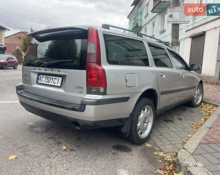 Серый Вольво В70, объемом двигателя 2.5 л и пробегом 396 тыс. км за 3500 $, фото 5 на Automoto.ua