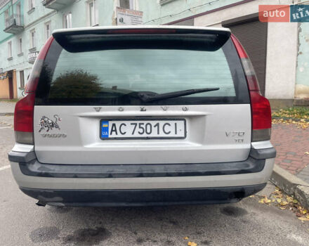 Серый Вольво В70, объемом двигателя 2.5 л и пробегом 396 тыс. км за 3500 $, фото 4 на Automoto.ua
