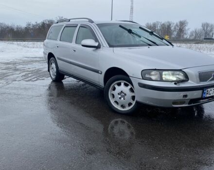 Серый Вольво В70, объемом двигателя 2.5 л и пробегом 399 тыс. км за 3600 $, фото 2 на Automoto.ua