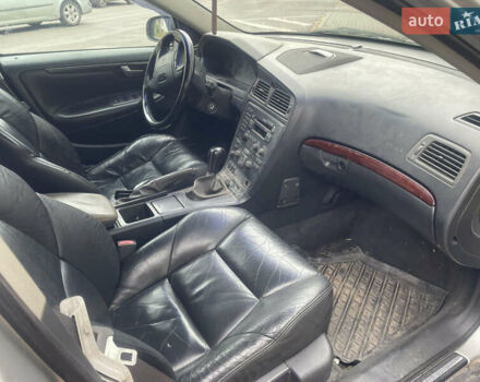 Серый Вольво В70, объемом двигателя 2.5 л и пробегом 396 тыс. км за 3500 $, фото 15 на Automoto.ua