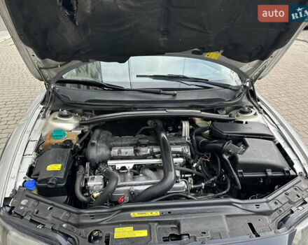 Серый Вольво В70, объемом двигателя 2.4 л и пробегом 171 тыс. км за 4990 $, фото 42 на Automoto.ua