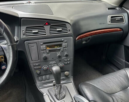 Серый Вольво В70, объемом двигателя 2.4 л и пробегом 171 тыс. км за 4990 $, фото 2 на Automoto.ua