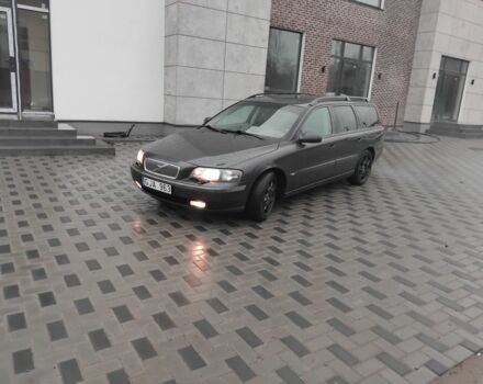 Серый Вольво В70, объемом двигателя 2.5 л и пробегом 362 тыс. км за 2500 $, фото 2 на Automoto.ua