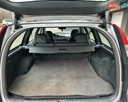 Серый Вольво В70, объемом двигателя 2.4 л и пробегом 171 тыс. км за 4990 $, фото 17 на Automoto.ua