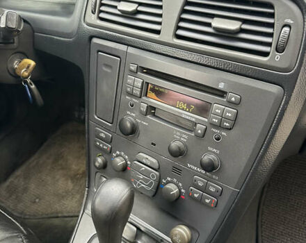 Серый Вольво В70, объемом двигателя 2.4 л и пробегом 171 тыс. км за 4990 $, фото 29 на Automoto.ua