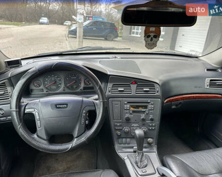 Серый Вольво В70, объемом двигателя 2.4 л и пробегом 171 тыс. км за 4990 $, фото 32 на Automoto.ua