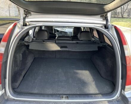 Вольво В70 2002 в Ивано-Франковске на Automoto.ua Серый Вольво В70, объемом двигателя 2.4 л и пробегом 336 тыс. км за 4900 $, фото 4 на Automoto.ua