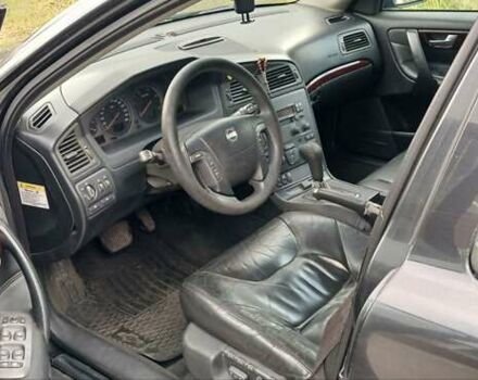 Серый Вольво В70, объемом двигателя 2.44 л и пробегом 257 тыс. км за 3800 $, фото 14 на Automoto.ua