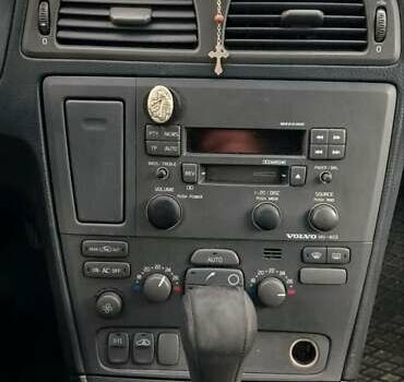 Серый Вольво В70, объемом двигателя 2.44 л и пробегом 257 тыс. км за 3800 $, фото 16 на Automoto.ua