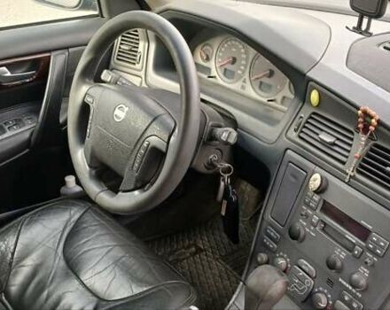 Серый Вольво В70, объемом двигателя 2.44 л и пробегом 257 тыс. км за 3800 $, фото 17 на Automoto.ua