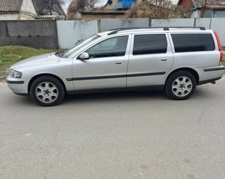 Вольво В70 2003 в Киеве на Automoto.ua Серый Вольво В70, объемом двигателя 2.4 л и пробегом 347 тыс. км за 2700 $, фото 2 на Automoto.ua