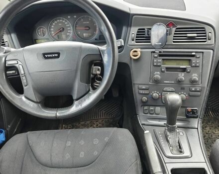 Сірий Вольво V70, об'ємом двигуна 2.4 л та пробігом 356 тис. км за 2750 $, фото 3 на Automoto.ua