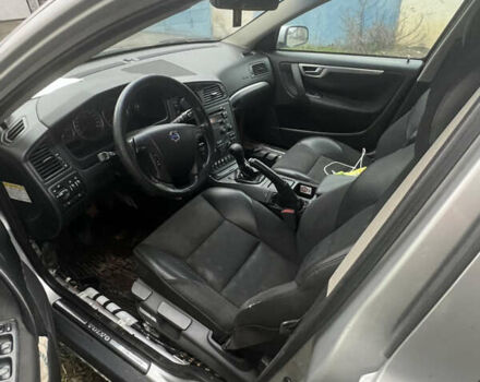 Сірий Вольво V70, об'ємом двигуна 2.44 л та пробігом 300 тис. км за 2300 $, фото 6 на Automoto.ua