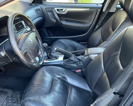 Сірий Вольво V70, об'ємом двигуна 2.4 л та пробігом 276 тис. км за 1650 $, фото 4 на Automoto.ua